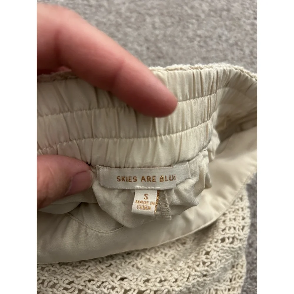 Skies Are Blue Crochet‎ Shorts Womens Small Beige Excellent High Waist Scalloped